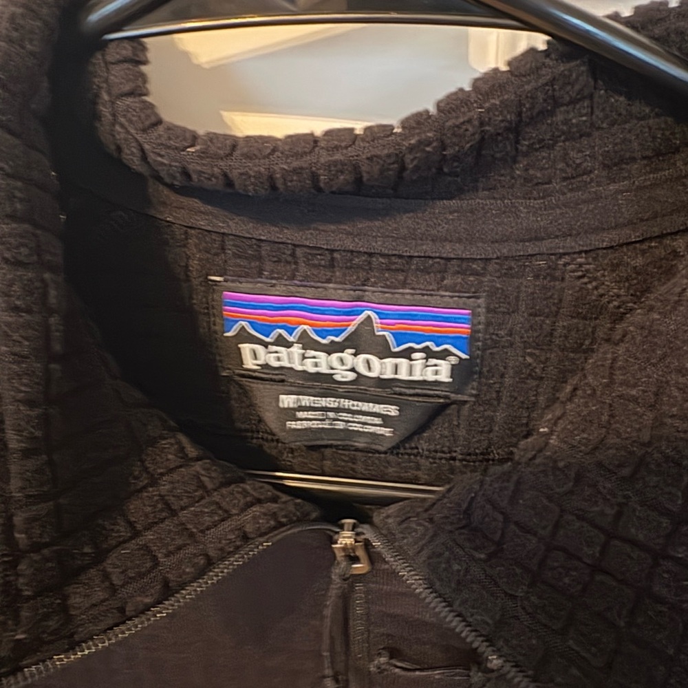 Patagonia Midnight Black Textured Jacket medium  great condition